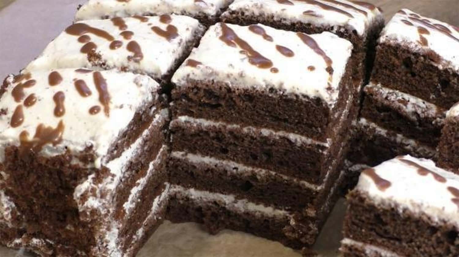 Давно шукала простий рецепт: торт готовий за 30 хвилин разом з випічкою, дивовижно смачний і при цьому швидко і просто готується