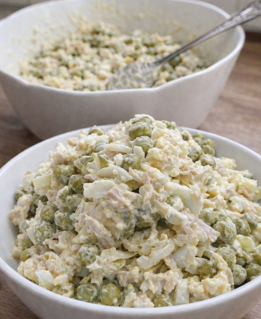 Простий і смачний салат з незвичайною заправкою: готую замість традиційного олів’є (цікаве поєднання звичайних інгредієнтів)